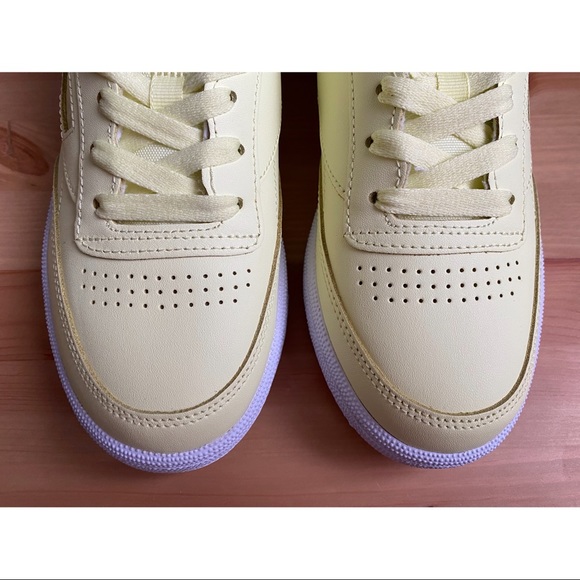 NWOT Reebok Club C 85 Women’s Sneakers Lemon Glow - Picture 4 of 10